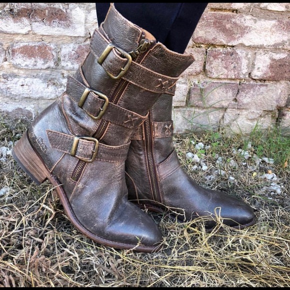 ugg boots with straps